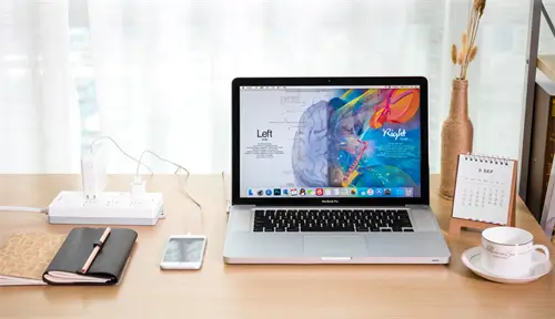 电脑vccin给什么供电